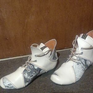 Stylish Women's White and Black Ankle Boots